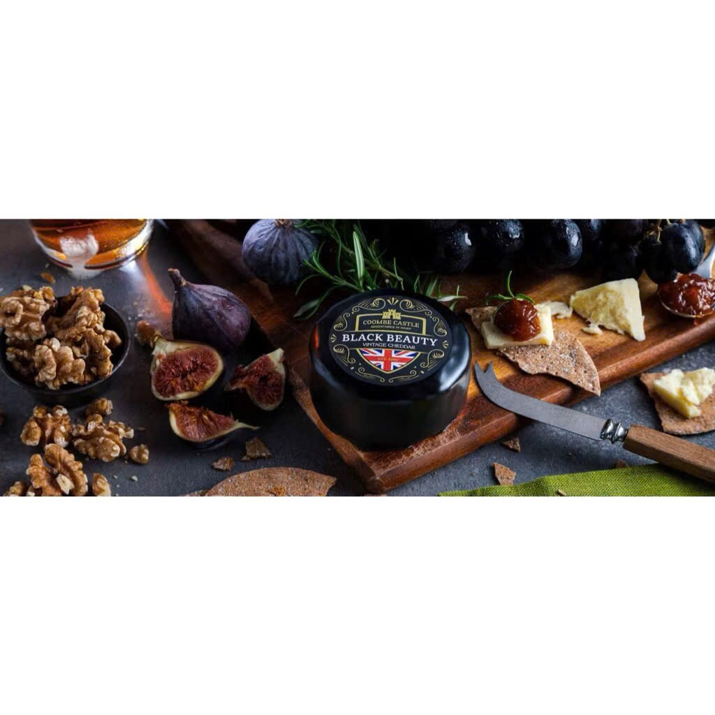 {Date T11} [Giao miền Nam] [Phô mai Anh] Phô mai Coombe Castle Truffle Noir - Cheddar with Black Truffle 150g