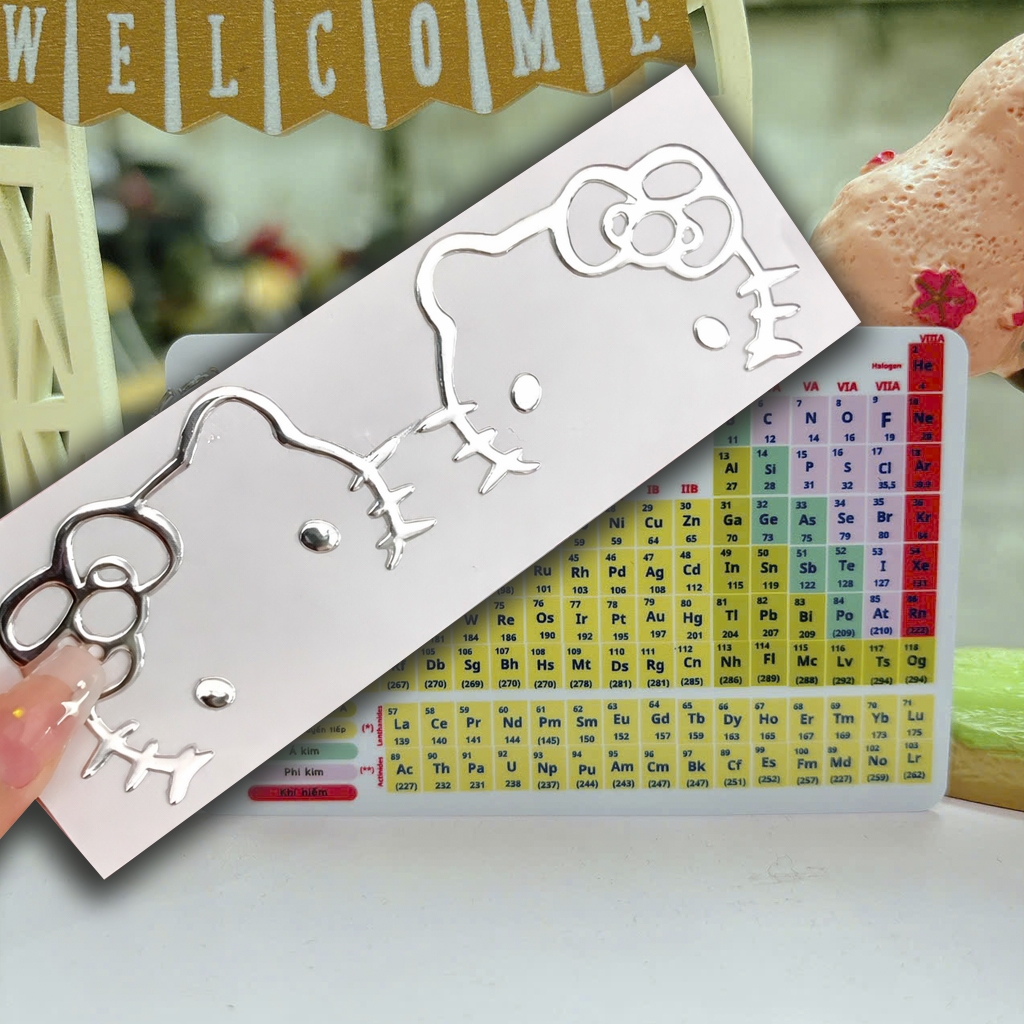 Nhãn dán Hello Kitty 3D Cao cấp Mạ Nhũ Bạc cho máy tính, tai nghe, xe điện, ô tô kích thước 9x7cm