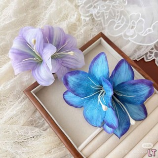 Kẹp Tóc Mỏ Vịt Hoa Ly Đi Biển 🌊 Kẹp Hoa Style Vintage Nữ Tính – Giữ Tóc Chắc Khi Đi Du Lịch, Chụp Ảnh Biển Xinh