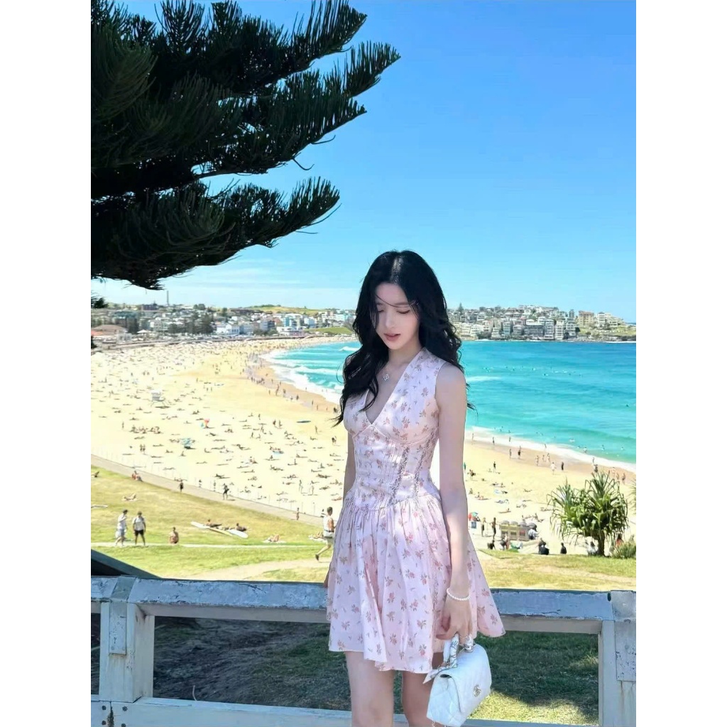 Váy Cổ V Hoa Nhí Không Tay Màu Hồng Chiết Eo Phối Ren Form Xòe Đi Biển SAN Clothings - P193