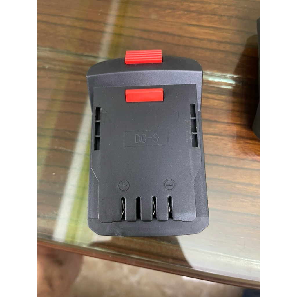 Đế chuyển đổi cho máy Dongcheng dùng pin makita pin phổ thông