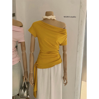 𝐏𝐡𝐢𝐞𝐧 𝐖𝐆𝐖𝐄 | w9164 Áo Thun Trễ Lệch Vai Phối Dây Bèo Nhún Eo 4 Màu Trơn