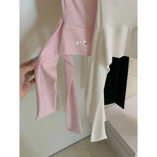 𝐏𝐡𝐢𝐞𝐧 𝐖𝐆𝐖𝐄 | w9164 Áo Thun Trễ Lệch Vai Phối Dây Bèo Nhún Eo 4 Màu Trơn