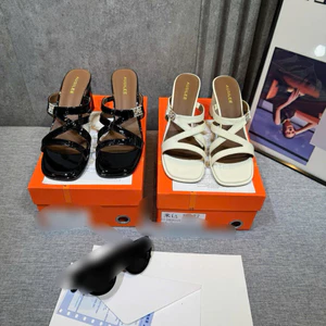 👠🕶️👜🎒…Guốc gót trụ