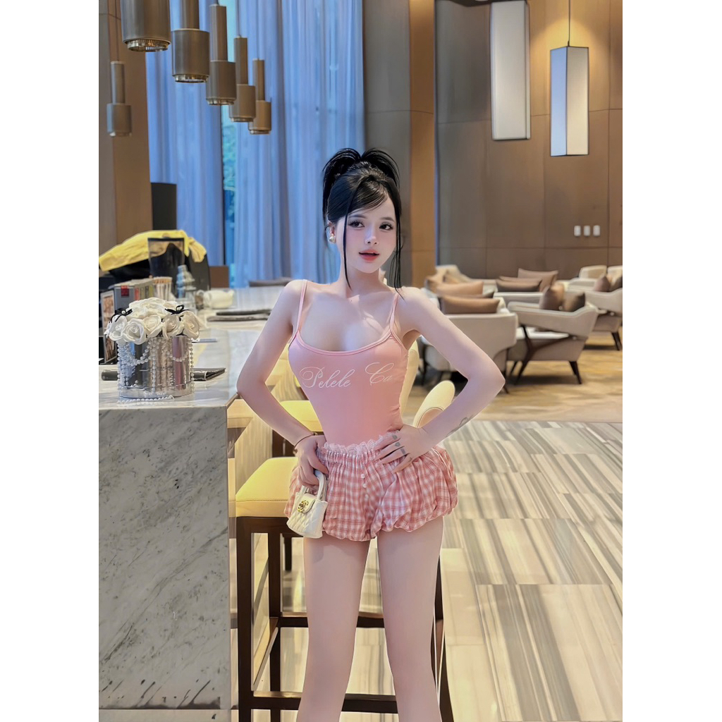 Set áo 2 dây in chữ mix quần chun kẻ phối ren siu xinh