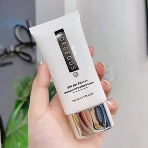 Kem Chống Nắng Gorgeous Classic Nâng Tông Siêu Đẹp, Không Bết Rít, Kiềm Dầu, Chống Nắng SPF 50+ PA++++ (100g)