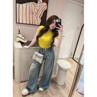 •𝙆𝙞𝙣𝙜𝙨𝙝𝙤𝙥𝙗𝙚𝙖𝙪𝙩𝙮•Áo Thun Vàng Chanh Mix Quần Jean QC