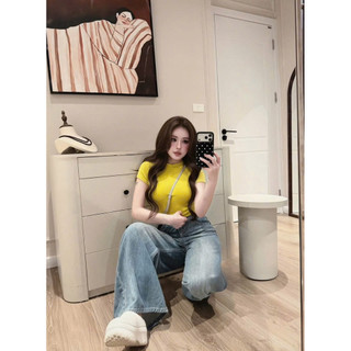 •𝙆𝙞𝙣𝙜𝙨𝙝𝙤𝙥𝙗𝙚𝙖𝙪𝙩𝙮•Áo Thun Vàng Chanh Mix Quần Jean QC