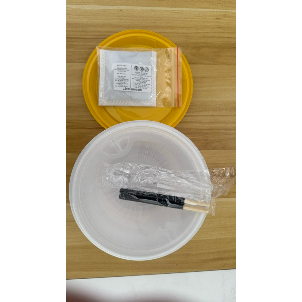 1 Hộp tự sôi + 1 gói tự sôi 40g + muỗng đũa kèm theo -Sinh viên, học sinh, văn phòng, dự phòng thiên tai bão lũ
