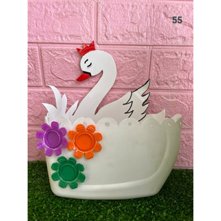 Chậu tái chế. 1 Chậu trồng cây. Vẽ bằng sơn,  rửa nước được. Nhóm 6