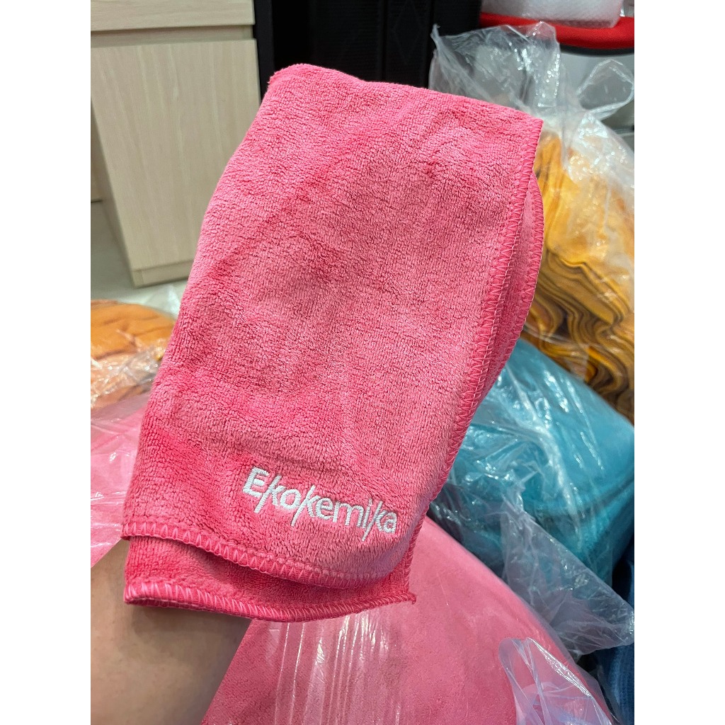 Khăn rửa xe microfiber made in Viet Nam thêu chữ Ekokemika