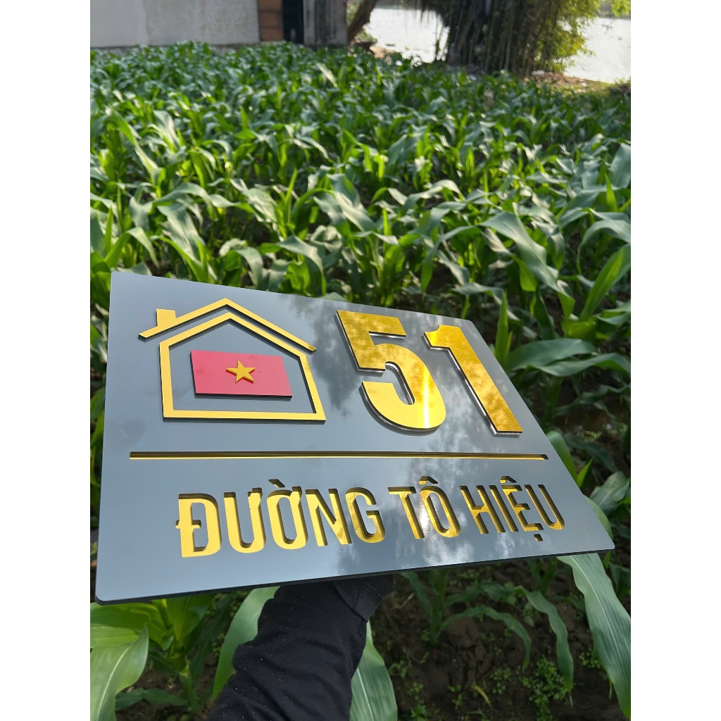 BIỂN SỐ NHÀ CỜ ĐỎ SAO VÀNG, màu gương vàng số nổi