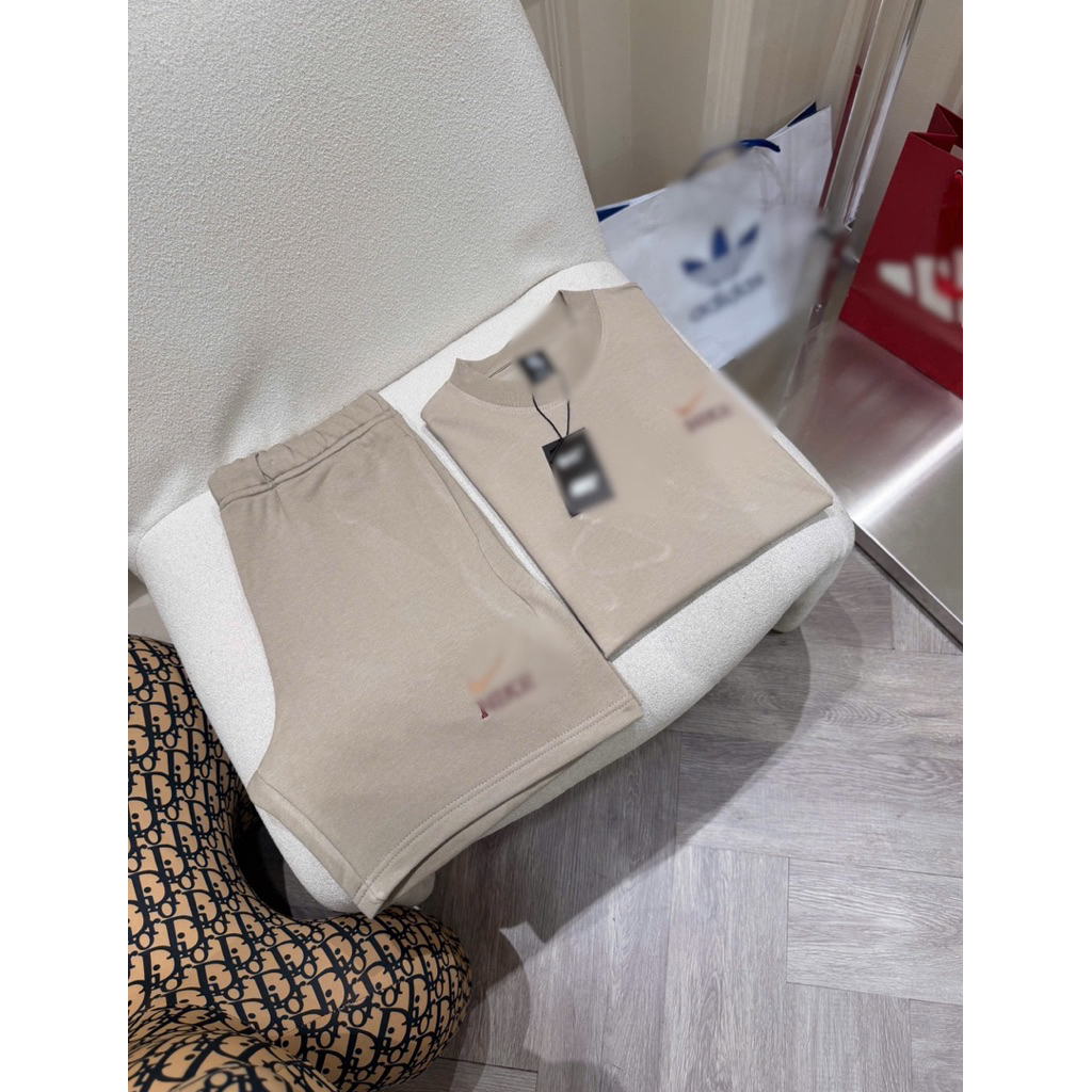 "JuStdo Cotton Mát Nỉ Chân Cua Chuyên Au"
Tôi đã xác minh lại tiêu đề trước khi trả kết quả.