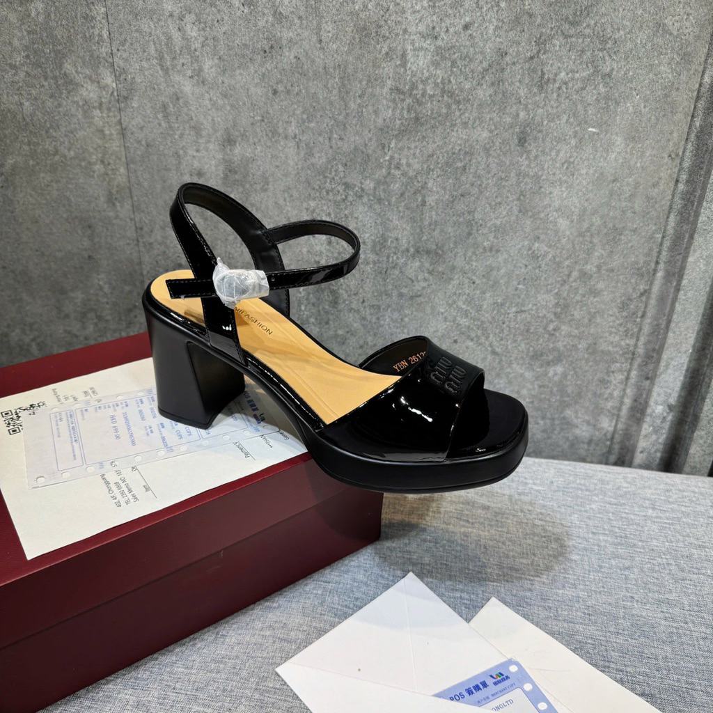 👠🕶️👜🎒…Sandal  gót trụ