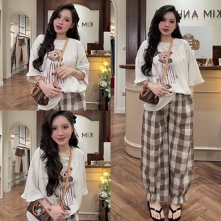 Set Bộ Đồ Nữ Áo Phông Kem In Gấu Nâu Mặc Áo Choàng Ngắn Tay Viền Bèo Mix Quần Kẻ Caro Nâu Jogger Ống Rộng