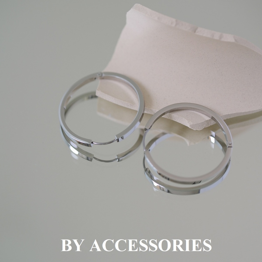 Bông tai nữ titan kiểu tròn basic to 38mm vuông phẳng không gỉ WE2635 BY ACCESSORIES