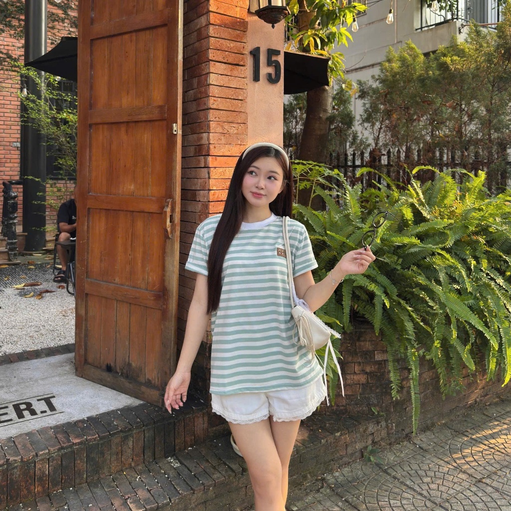 Áo Thun Nữ Sọc Ngang Hàn Quốc Cổ Tròn Tay Ngắn – Form Vừa Tôn Dáng, Chất Cotton, Vải Mỏng Mát Mịn | BigBuy360 - bigbuy360.vn