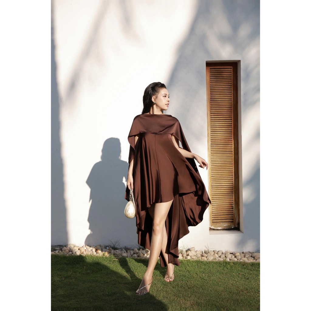 O.urs | Váy yếm lụa Rosa' Dress - Váy Lụa Cổ Yếm Tà Dài Thướt Tha Màu Nâu Tây - Đầm Đuôi Cá High-Low Quyến Rũ (Kèm Khăn)