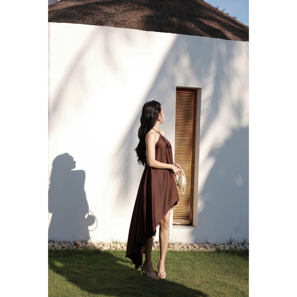 O.urs | Váy yếm lụa Rosa' Dress - Váy Lụa Cổ Yếm Tà Dài Thướt Tha Màu Nâu Tây - Đầm Đuôi Cá High-Low Quyến Rũ (Kèm Khăn)