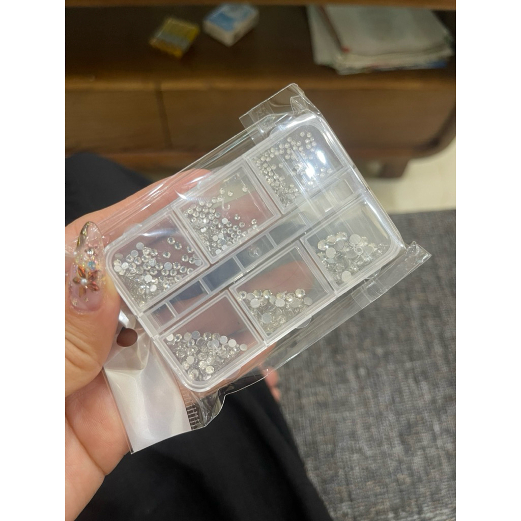 Đá Mini đế bằng Nhiều Size Trang Trí Nail Linh Bùi