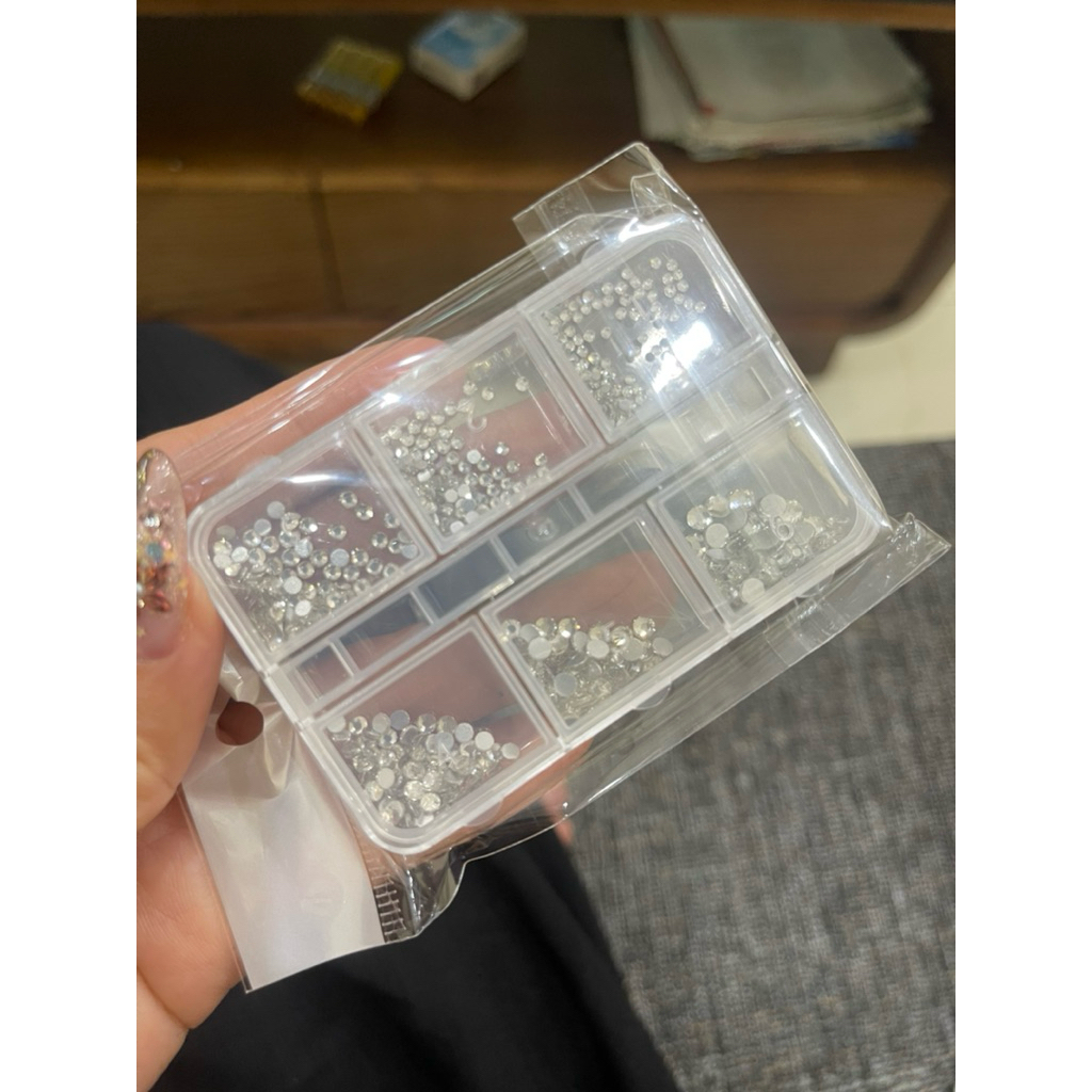Đá Mini đế bằng Nhiều Size Trang Trí Nail Linh Bùi