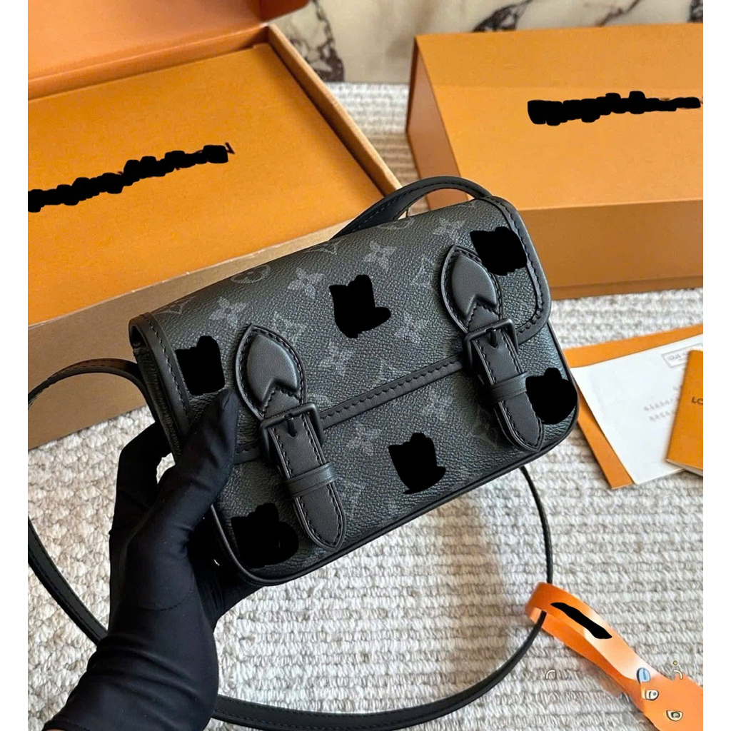 ⚡️[Hight Quality] Túi Đeo Chéo \/ Wa11et Black Full Box Đen - Điểm Nhấn Khuy Bấm Phối Hoa Đen Cao Cấp