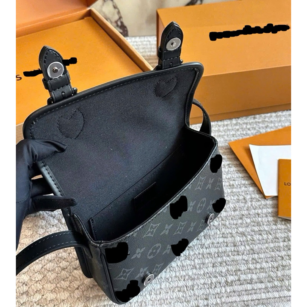 ⚡️[Hight Quality] Túi Đeo Chéo \/ Wa11et Black Full Box Đen - Điểm Nhấn Khuy Bấm Phối Hoa Đen Cao Cấp