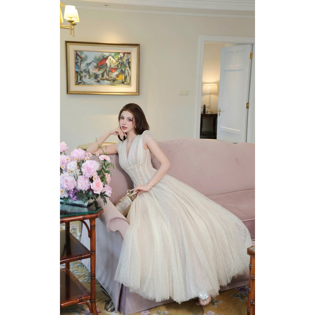 ZIMM STORE-Đầm thiết kế trắng kem xếp ly thân áo bồng bềnh cực sang chảnh