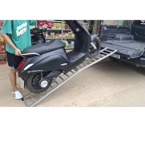 Thang dắt xe máy, xe điện lên xe bán tải dài 2m2 rộng 30cm
