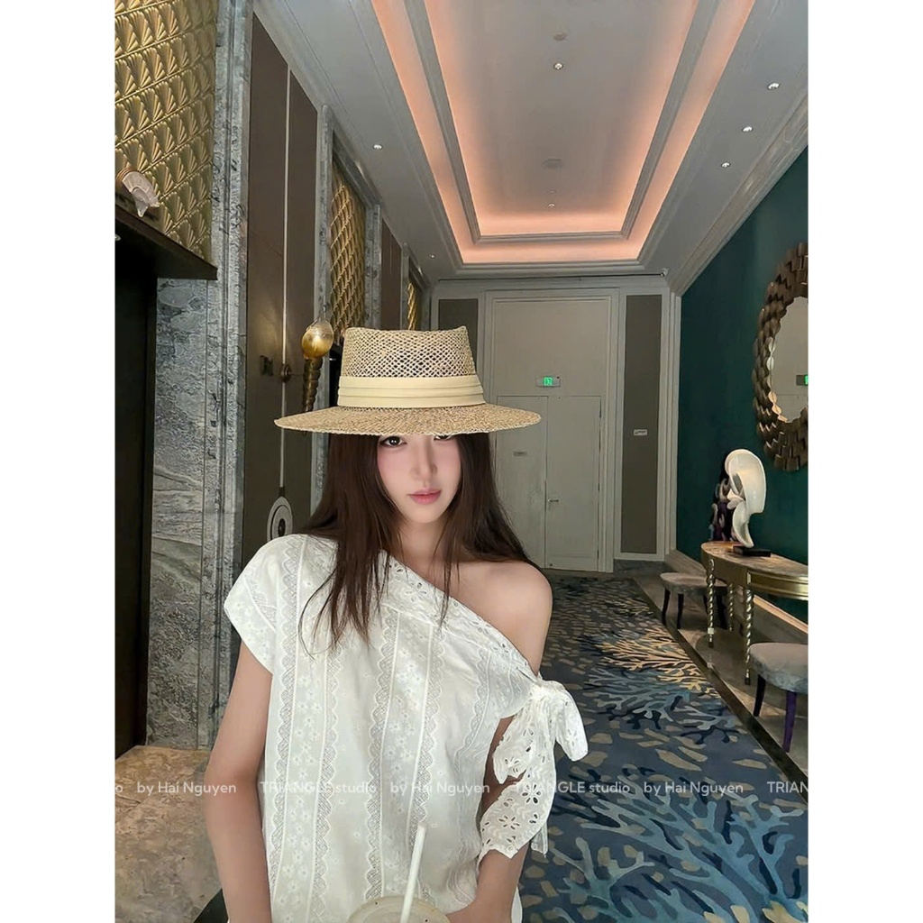 TRIANGLE - Young Shirt (Cân nhắc kỹ, return is not welcomed) Áo boi thêu lệch vai style Hàn trẻ trung, thanh lịch