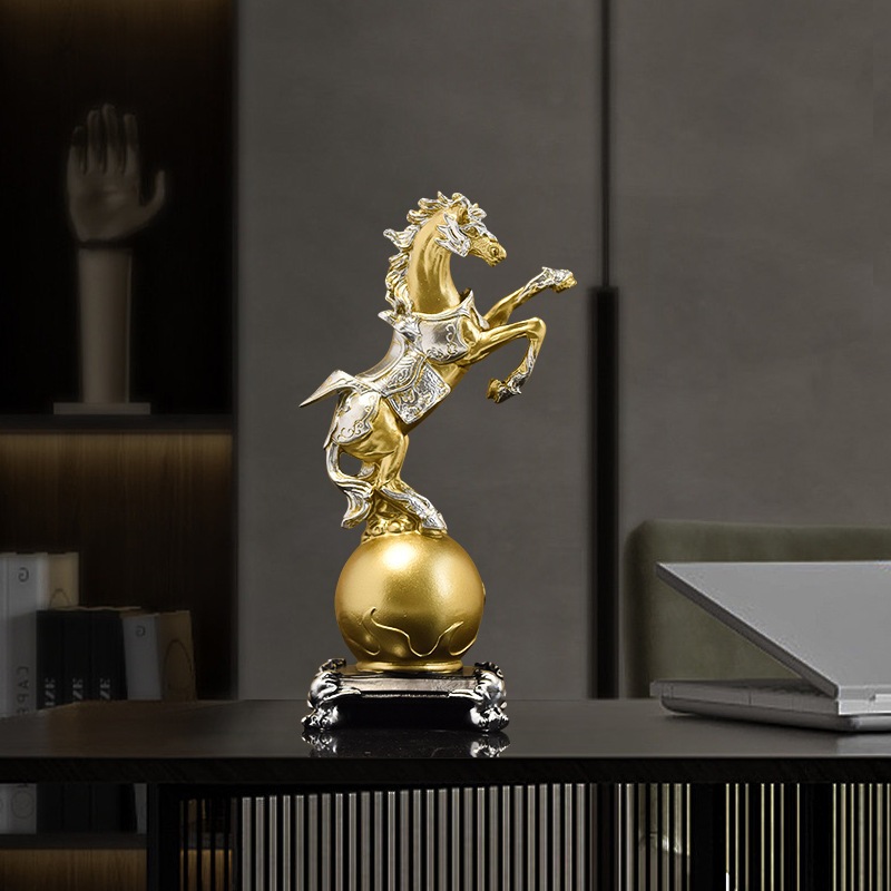 Tượng ngựa ngọc quả cầu decor nhà cửa