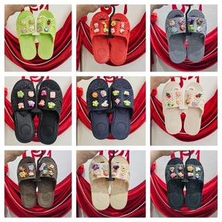 Dép tổ ong siêu nhẹ kèm 8 charm sịn, dép chống trơn trượt, dép đi biển