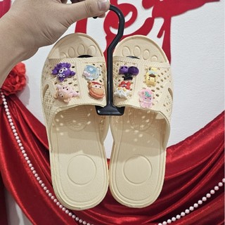 Dép tổ ong siêu nhẹ kèm 8 charm sịn, dép chống trơn trượt, dép đi biển