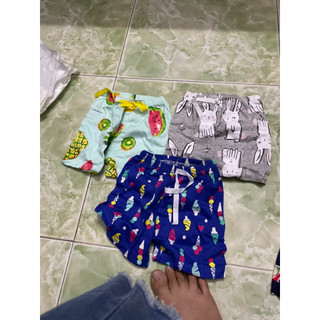 Combo quần bé gái khoảng 2 tuổi new -49