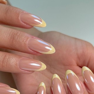 Nailbox Thiết Kế  French Đầu Móng Vàng phối Tráng Gương Đơn Giản