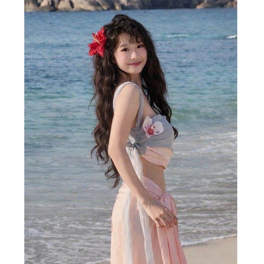 EDA - SET Bikini Đi Biển Áo Croptop Cao Cấp Phối Chân Váy Dài Cao Cấp Đính Hoa Phụ Kiện Xanh Hồng EDA Boutique