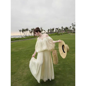 Đầm maxi tơ phồng trễ vai xoắn Khanh Le
