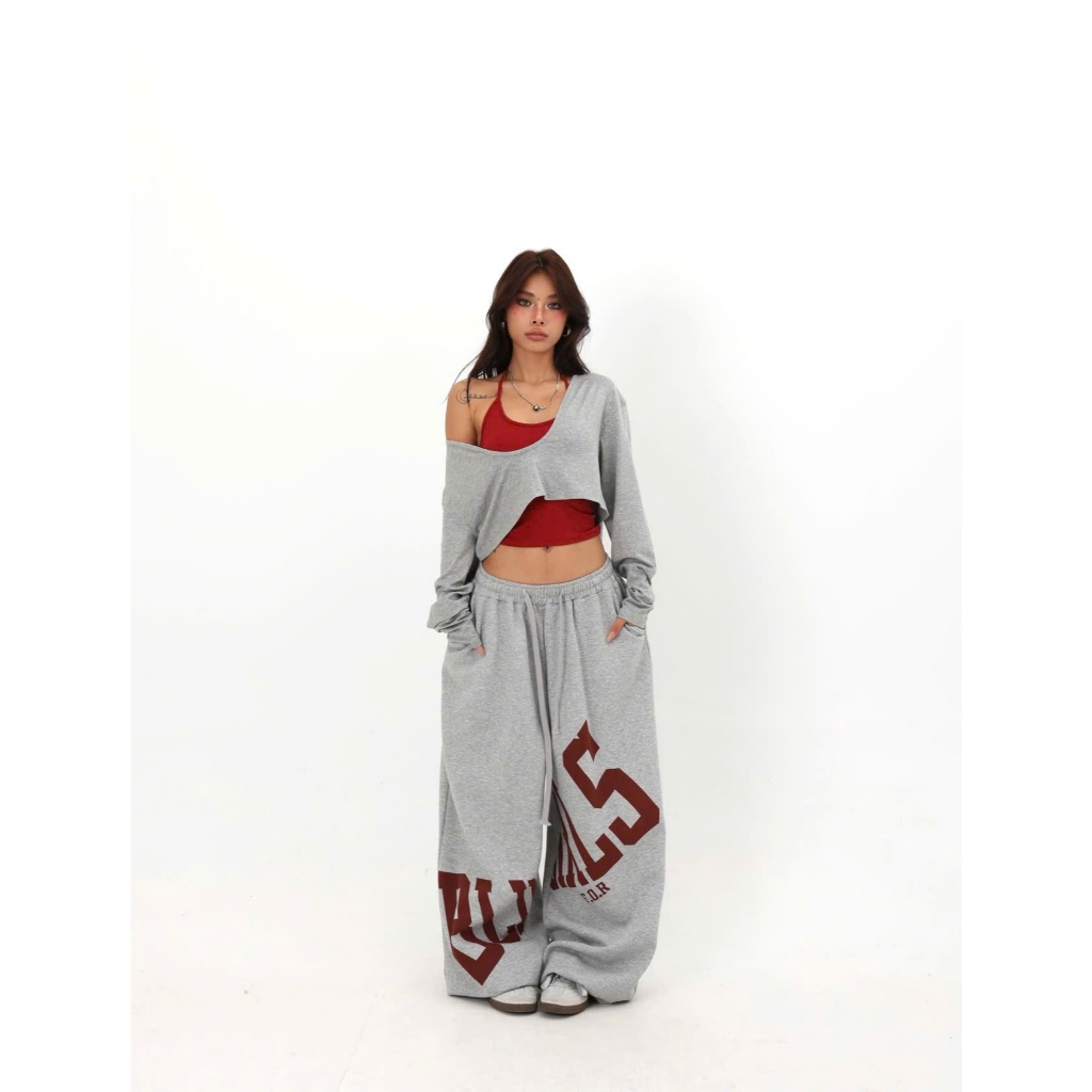 (sẵn)Quần nỉ ống rộng hoạ tiết chữ chéo màu ghi và đen phong cách hiphop đi nhảy QN006 - Tiktik