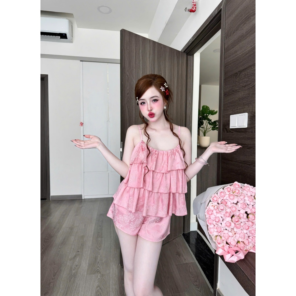 Bộ đồ ngủ đùi 2 dây nữ Vy Linh chất liệu gấm thiết kế tầng thoáng mát, không bai nhão S1102