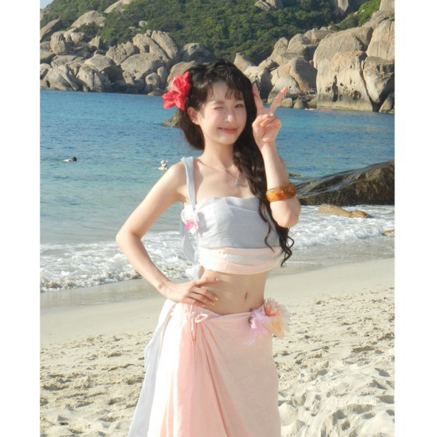 EDA - SET Bikini Đi Biển Áo Croptop Cao Cấp Phối Chân Váy Dài Cao Cấp Đính Hoa Phụ Kiện Xanh Hồng EDA Boutique