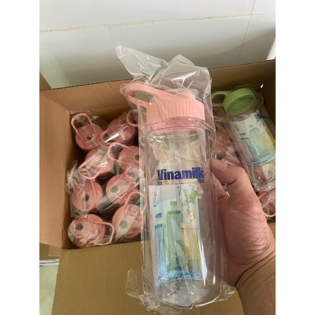 Combo 02 Bình nước Vinamilk 700ml (Nhựa Duy Tân)