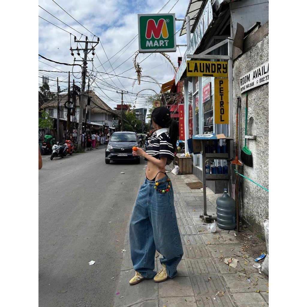 Áo polo croptop ngắn kẻ ngang đơn giản hoạ tiết chữ nhỏ màu trắng đen APL007 - Tikik