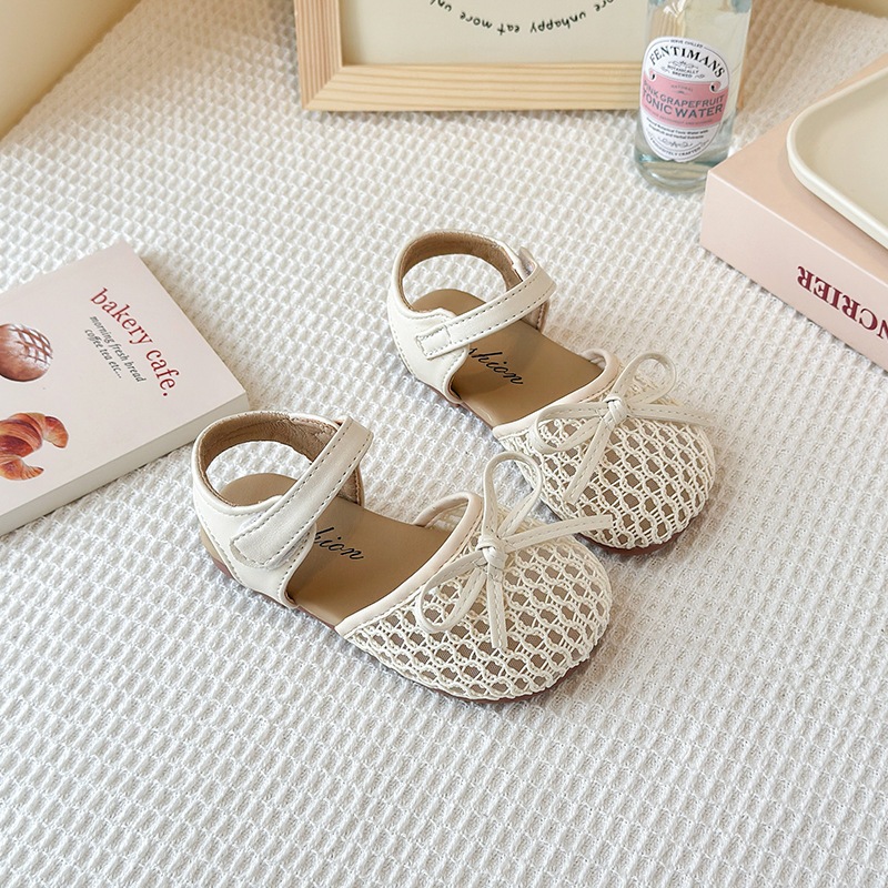 [M183] Sandal Rọ Bé Gái Phong Cách Vintage - Giày Rọ Da Mềm Cao Cấp Đế Êm Chống Trơn Trượt (Màu Kem, Bạc) TH Kids