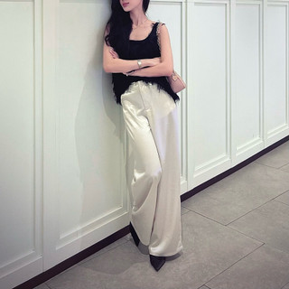 Quần lụa tráng gương màu trắng kem dáng suông có khoá kéo - Pearla.studio