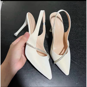 Giầy cao gót mũi nhọn phối dây đá chéo. chất da mềm êm chân gót cao 5-9cm mã B11