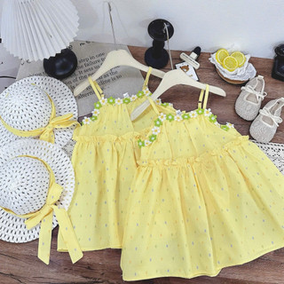 Váy maxi vàng 2 dây thêu hoa, họa tiết chấm bi kèm mũ cói cho bé gái mặc đi chơi, đi biển