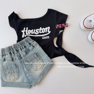 order quảng châu- áo lệch vai điệu, quần short jeans cho bé gái