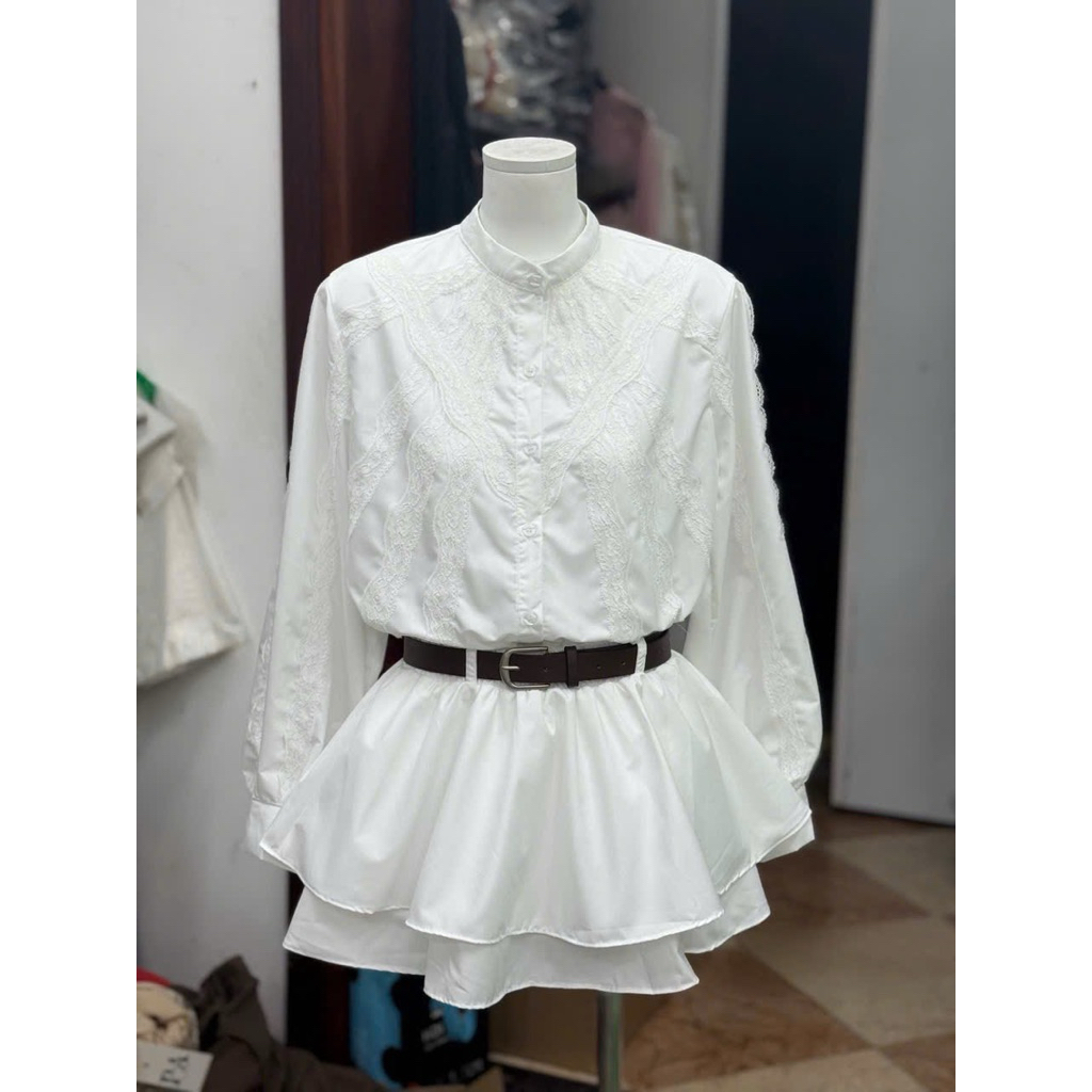Set bộ 2 món : Áo sơmi tay bồng phối ren bèo cao cấp kèm quần short tặng đai eo style trẻ trung năng động • MIU.STUDIO