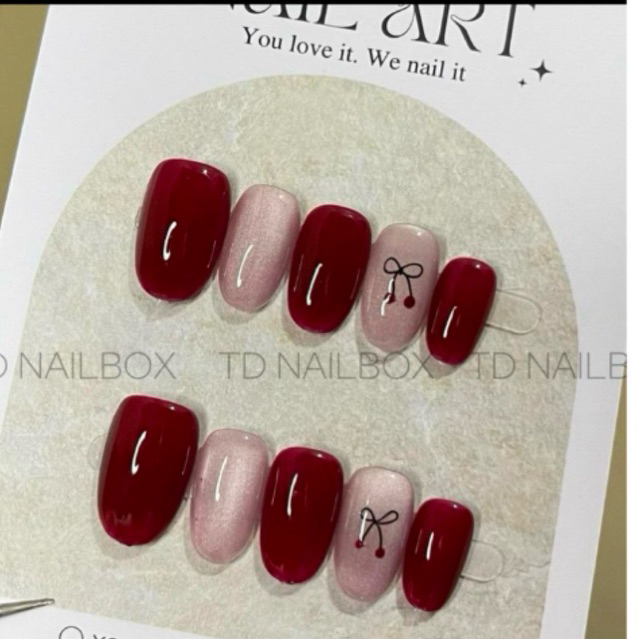 nailbox đỏ mix mắt mèo nơ xinh xỉu trắng da . đi học đi chơi đi làm đều ok