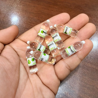 mô hình thu nhỏ  l  chai nước suối xanh lá dasa